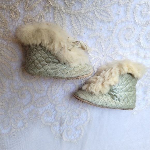 Antique Baby Boots Ivory Rabbit Fur Trim, Silk Ribbon Silky Pale Blue Quilted - Picture 5 of 8